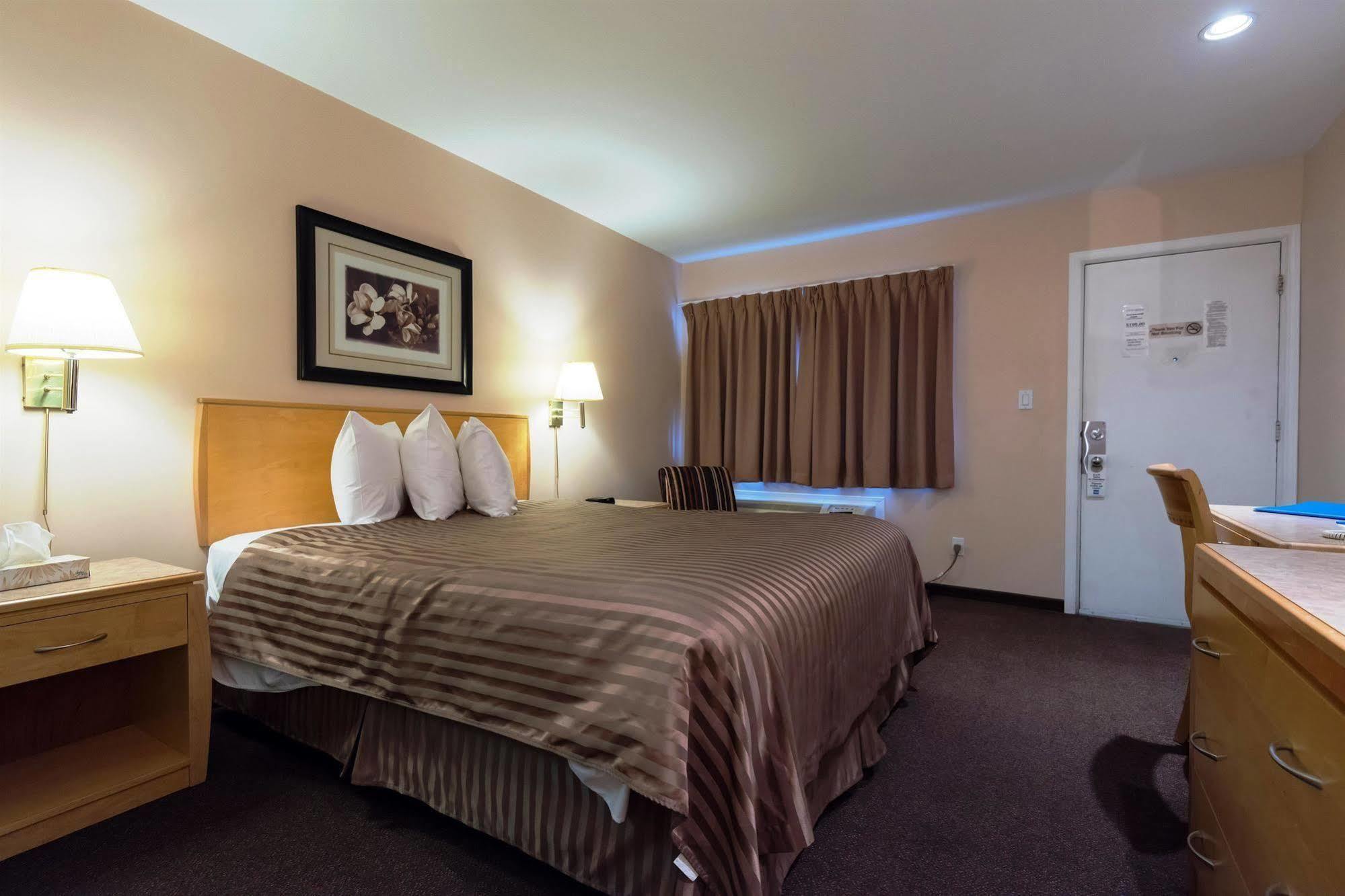 Canadas Best Value Inn-Prince George Esterno foto